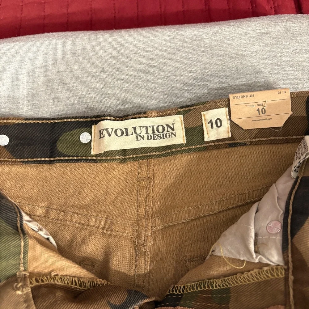 Evolution In Design Pants - Picture 4 of 10